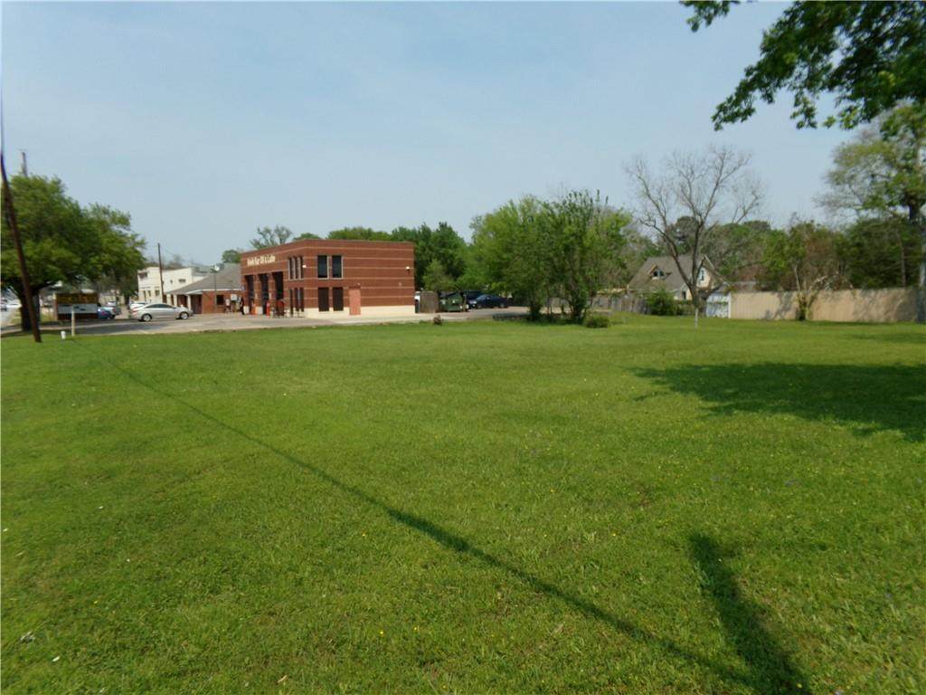 902 Meyer St - Photo 1
