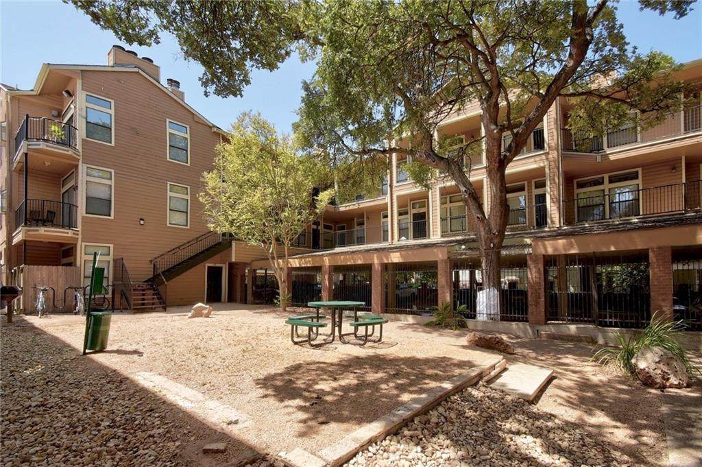 2802 Nueces St - Photo 1