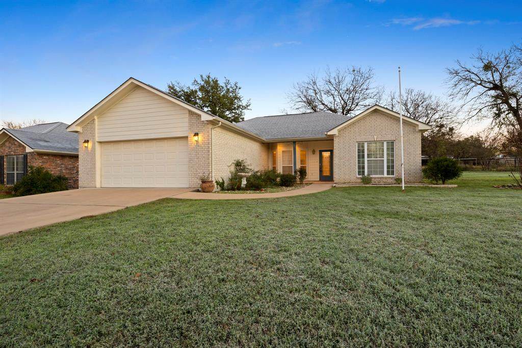 272 Skyview Dr - Photo 1