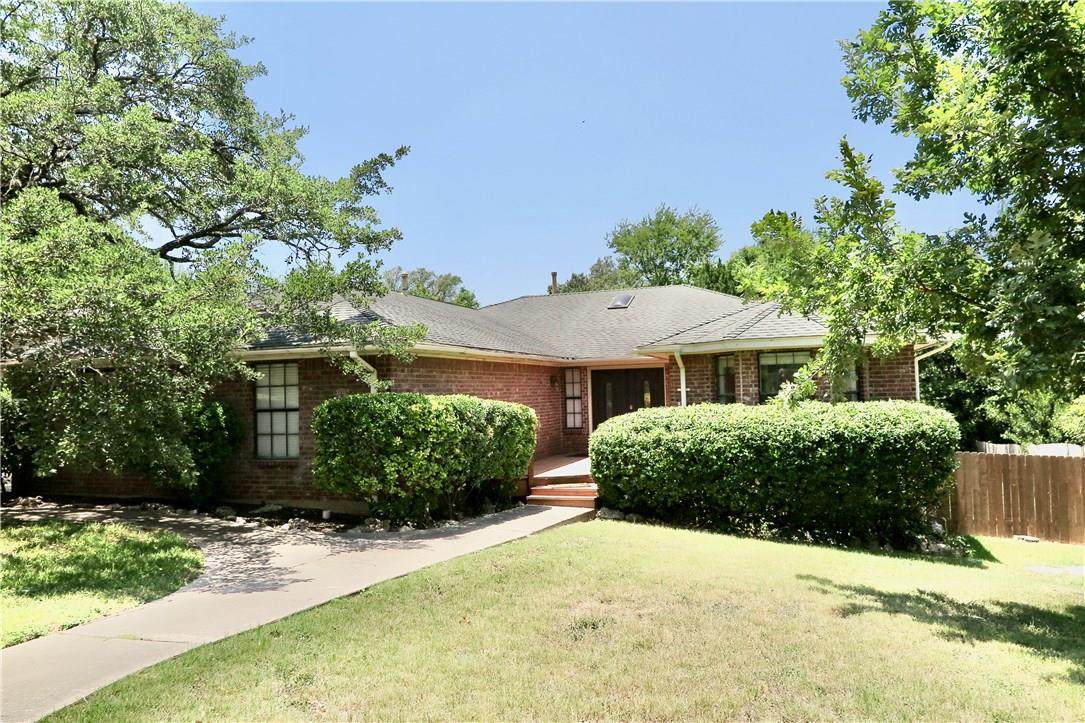 201 Norwood St - Photo 1