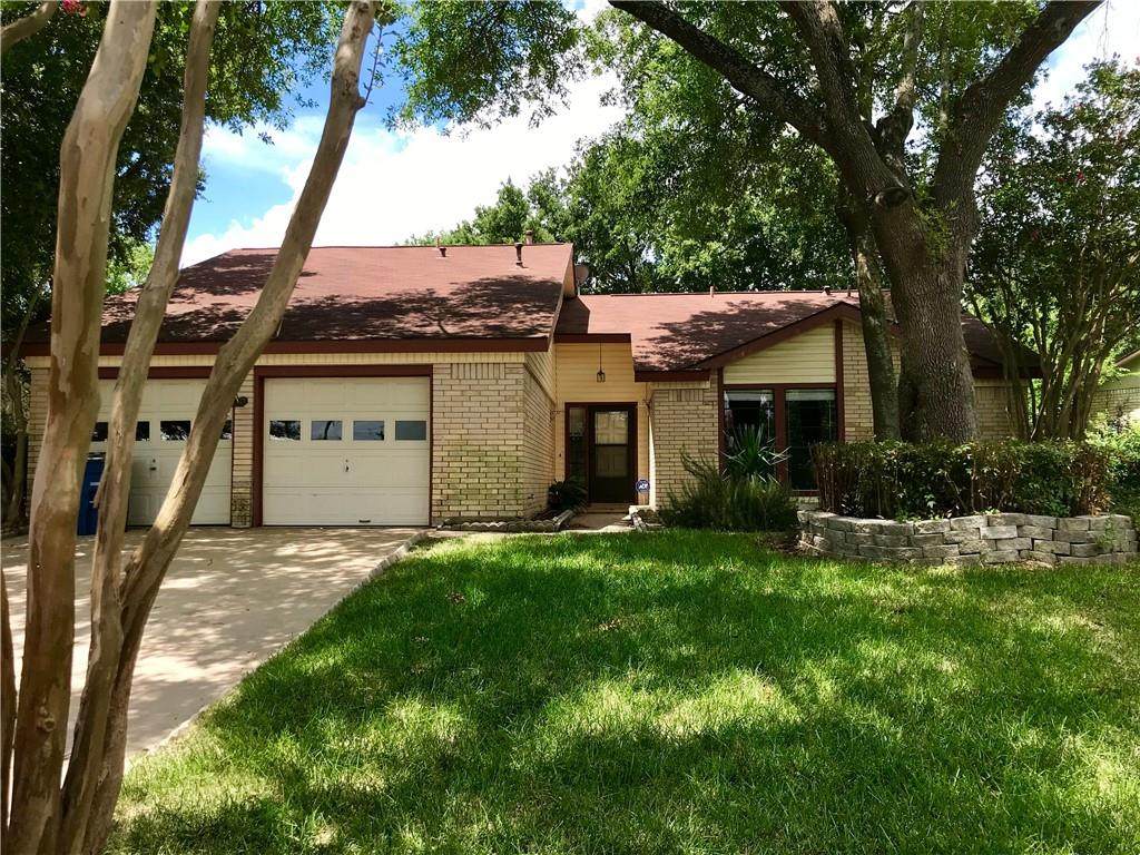 1205 Doonesbury Dr - Photo 1