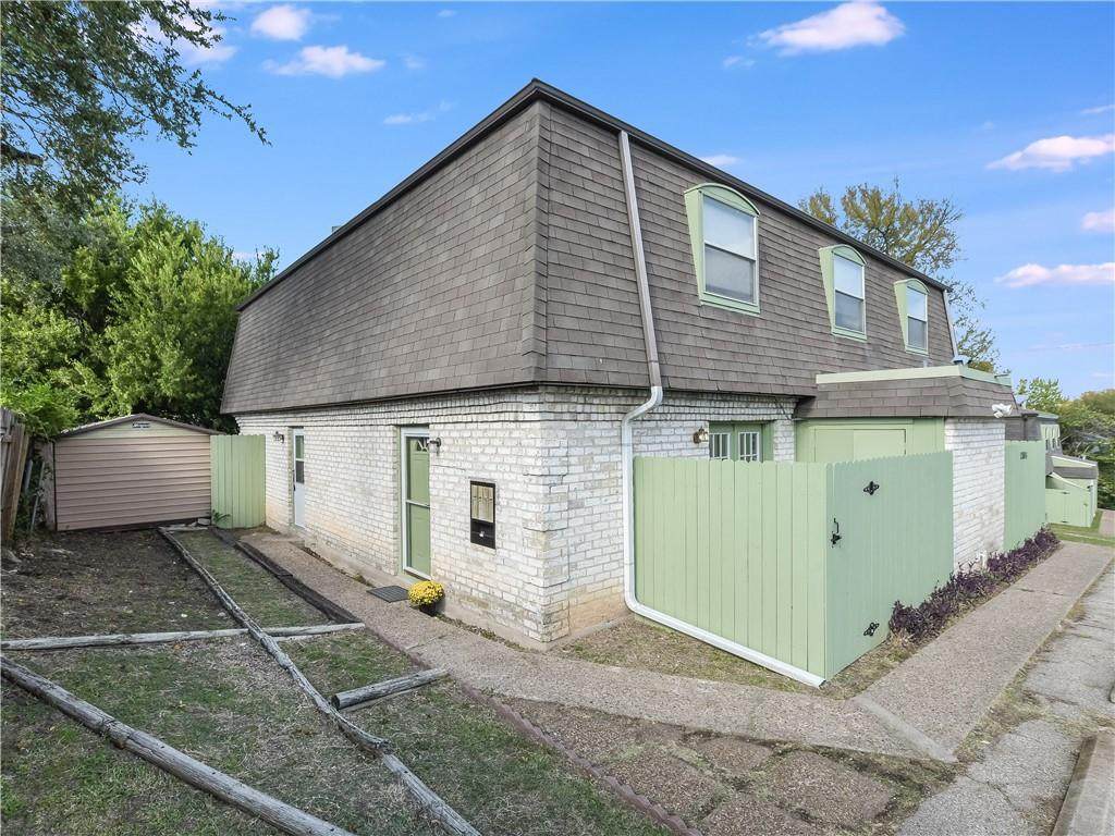 2804 West Hill Dr - Photo 1