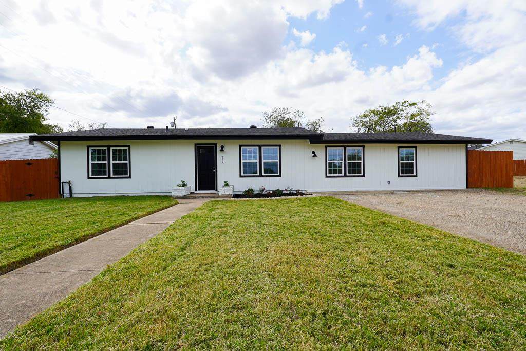 913 Hander Ln - Photo 1