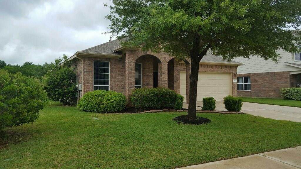 913 Brighton Pl - Photo 1
