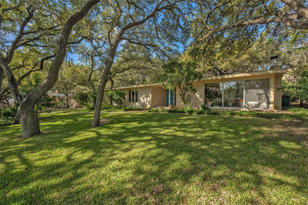 206 Mcconnell Dr - Photo 1