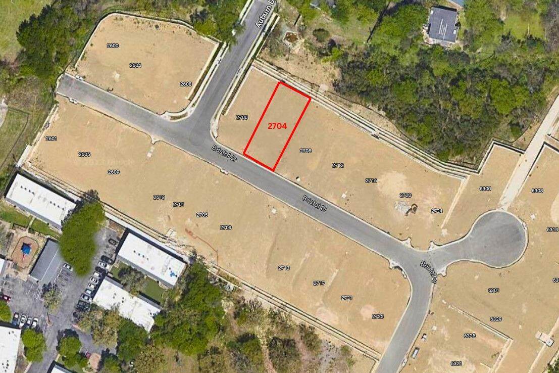 2704 Bristol Dr - Photo 1