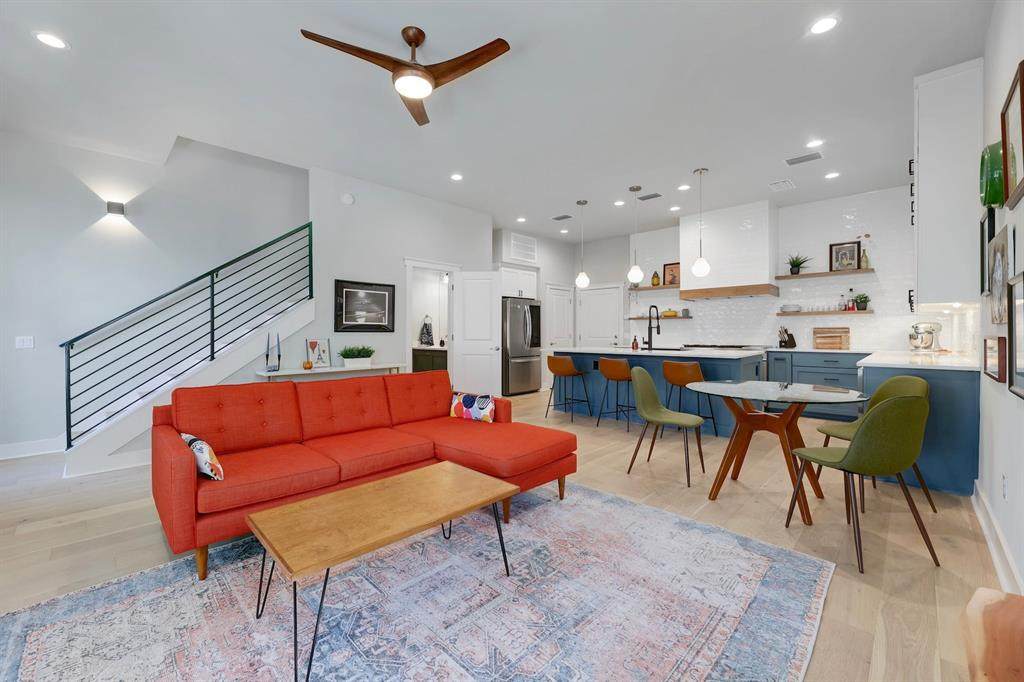 2520 Bluebonnet Ln - Photo 1
