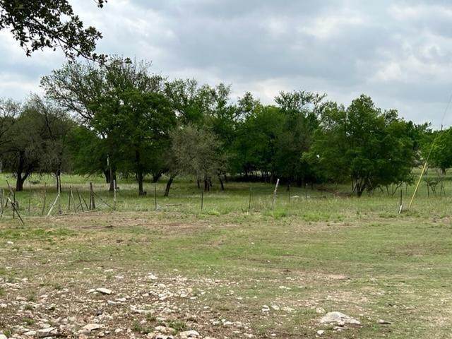 210 Private Road 3221 - Photo 1