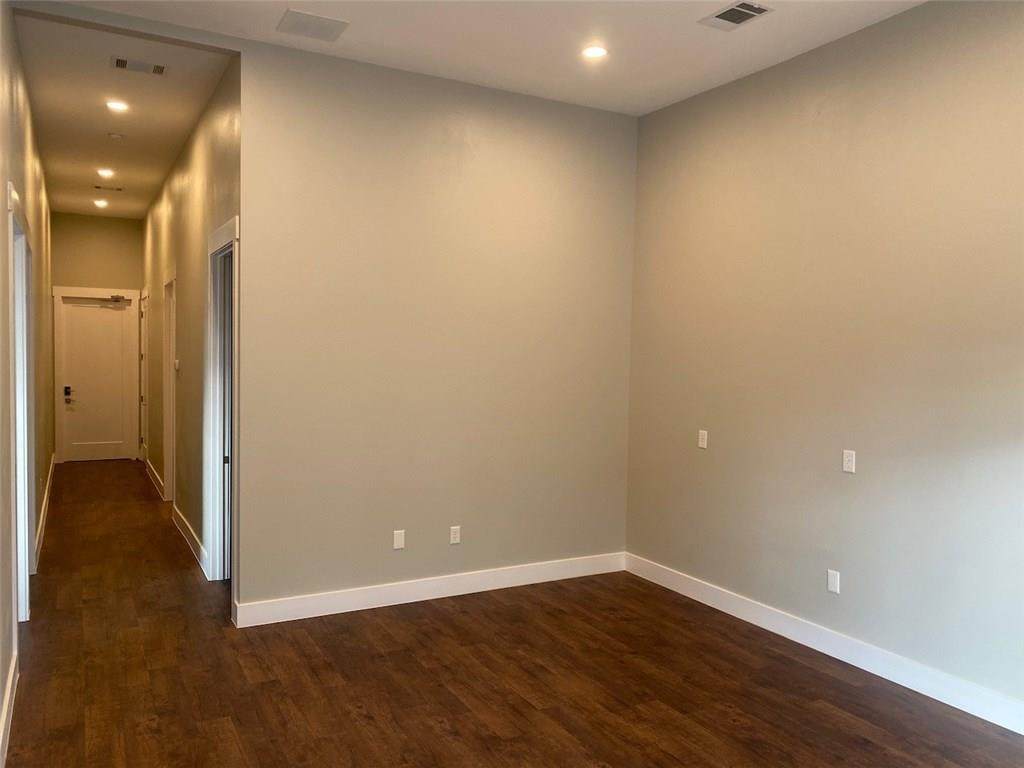 2440 Us 290 - Photo 1