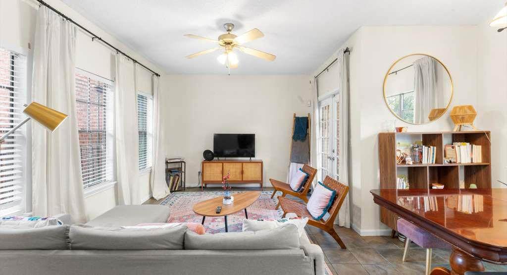 712 21st St - Photo 1