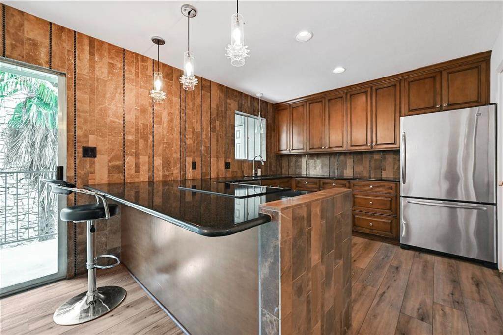 500 Riverside Dr - Photo 1
