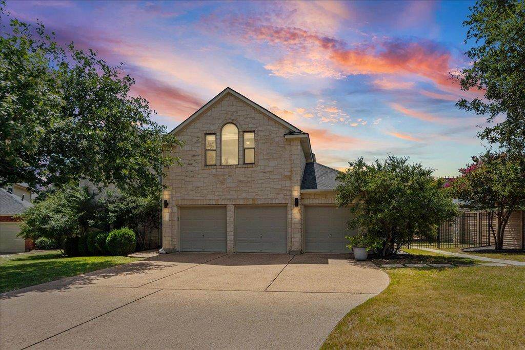 5301 Deerwood Ln - Photo 1