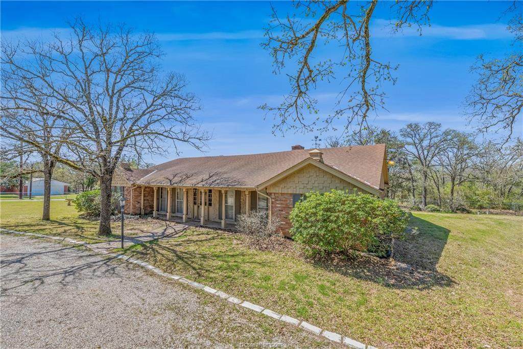 10566 N Dowling Rd - Photo 1