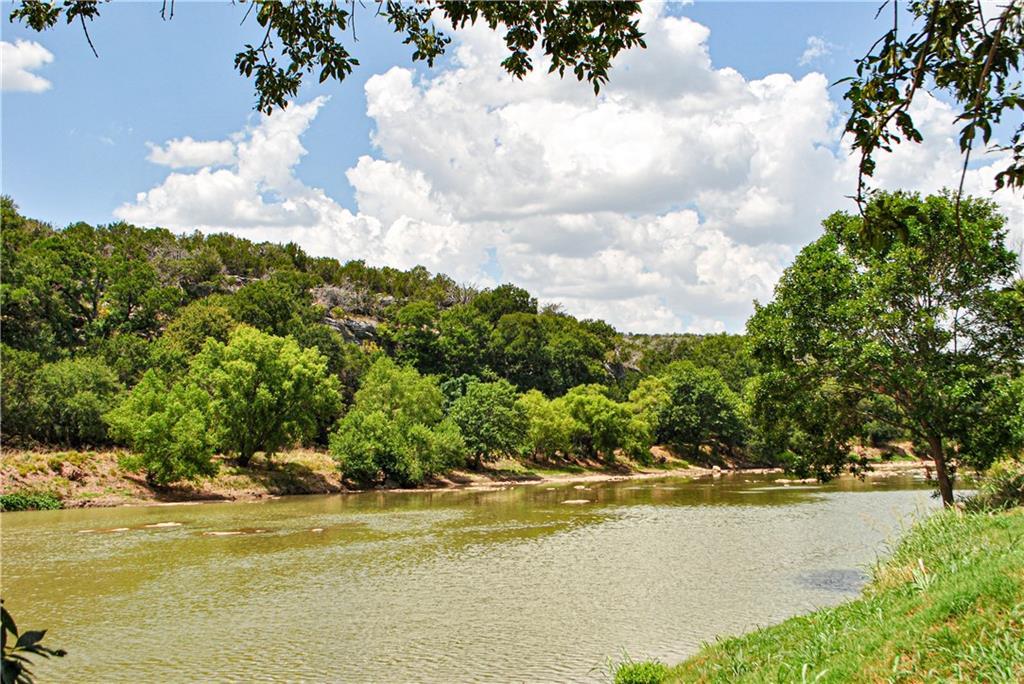 1416 River Rd - Photo 1