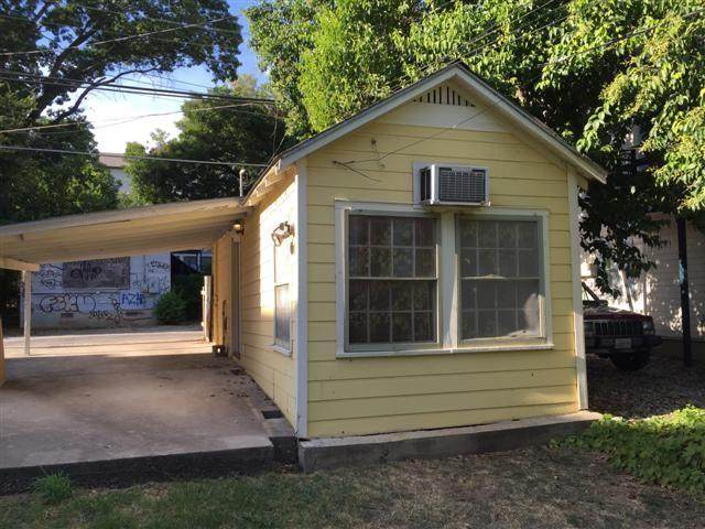 908 22nd St - Photo 1