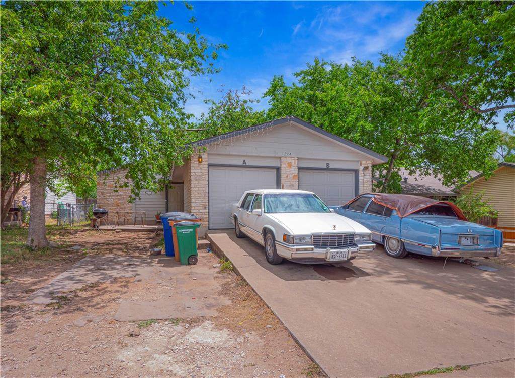 2204 Donahue Ln - Photo 1