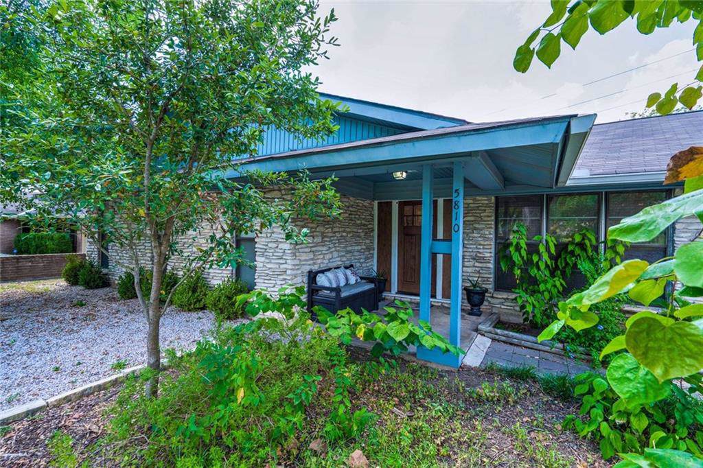 5810 Hampton Dr - Photo 1