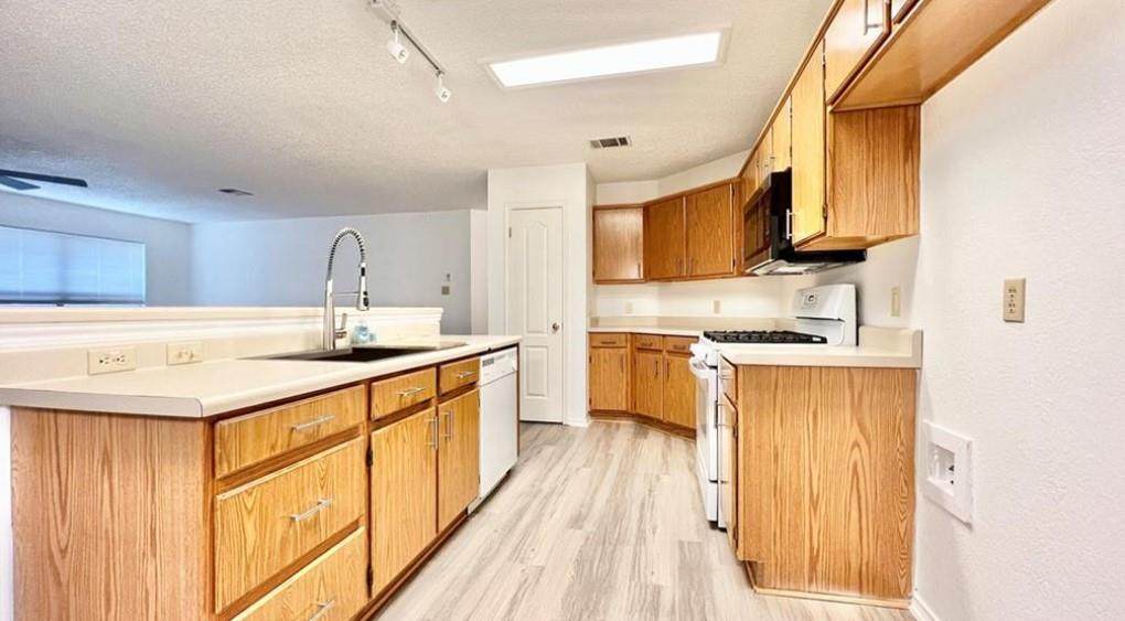 https://bt-photos.global.ssl.fastly.net/austin/orig_boomver_1_4591552-2.jpg
