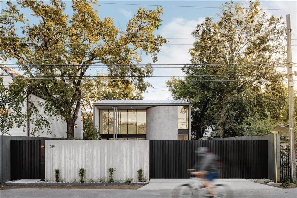 2211 5th St - Photo 1