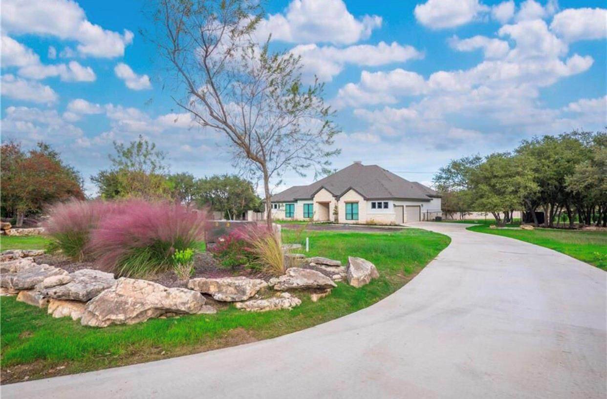 101 Gabriel Woods Dr - Photo 1