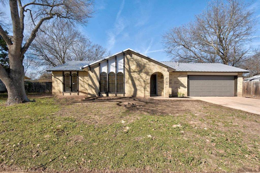 4702 Bayside Dr - Photo 1