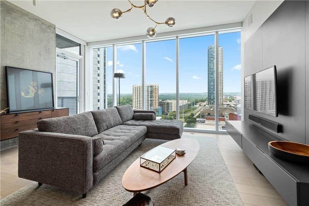 301 West Ave - Photo 1