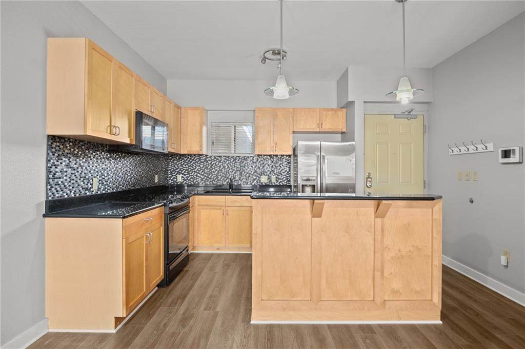 711 26th St - Photo 1