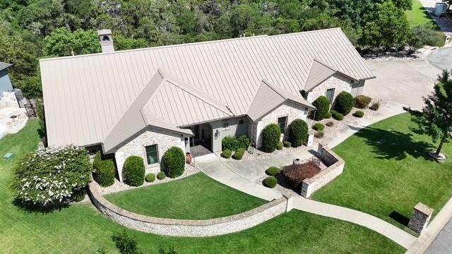 2501 Woodbine Cir - Photo 1