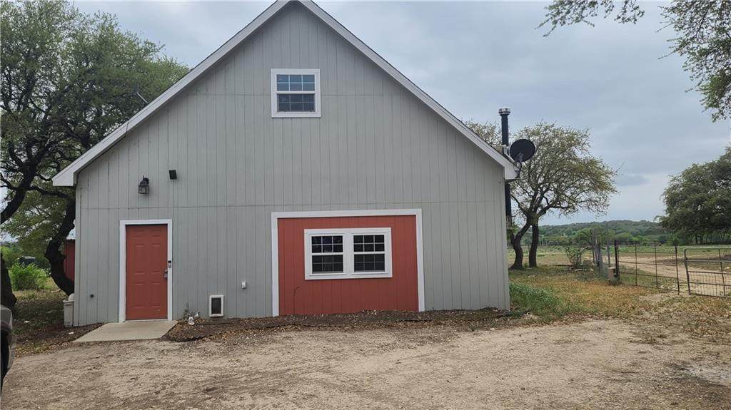 193 Valley Dr - Photo 1
