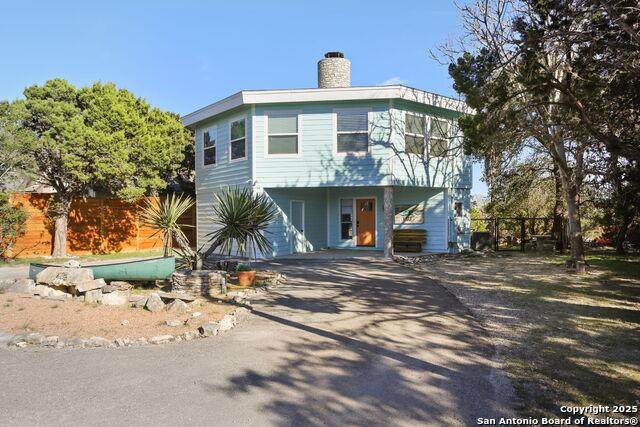 1433 Riviera Dr - Photo 1