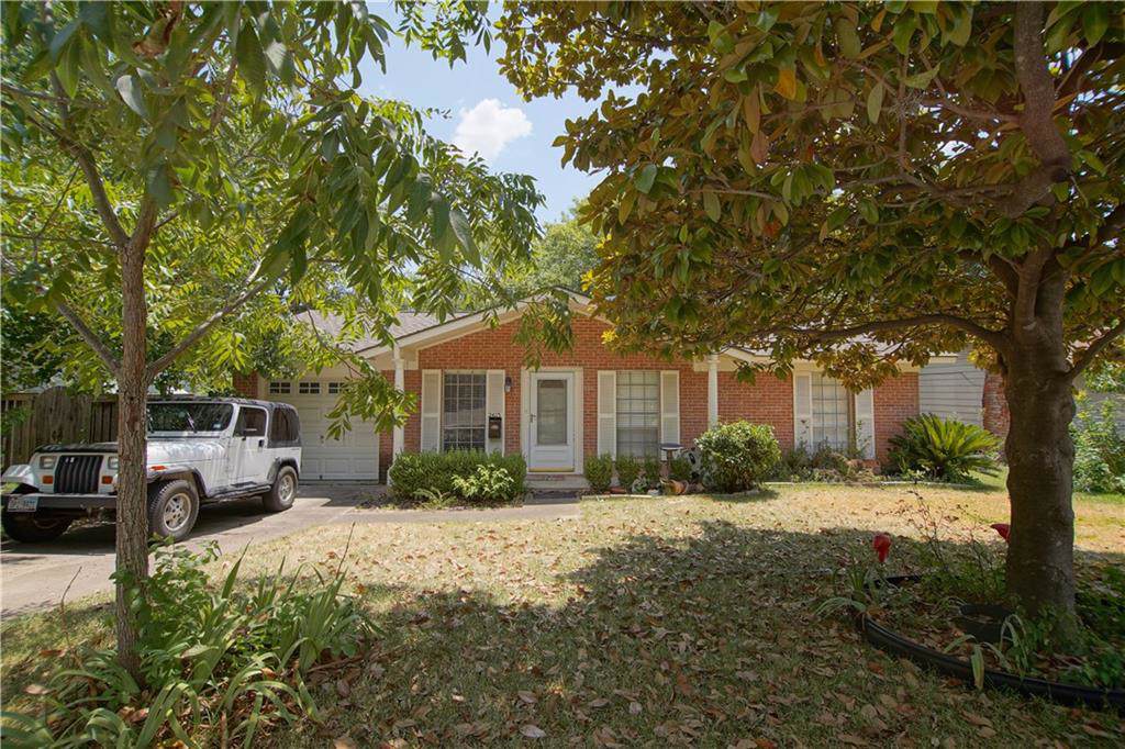2613 Carnarvon Ln - Photo 1