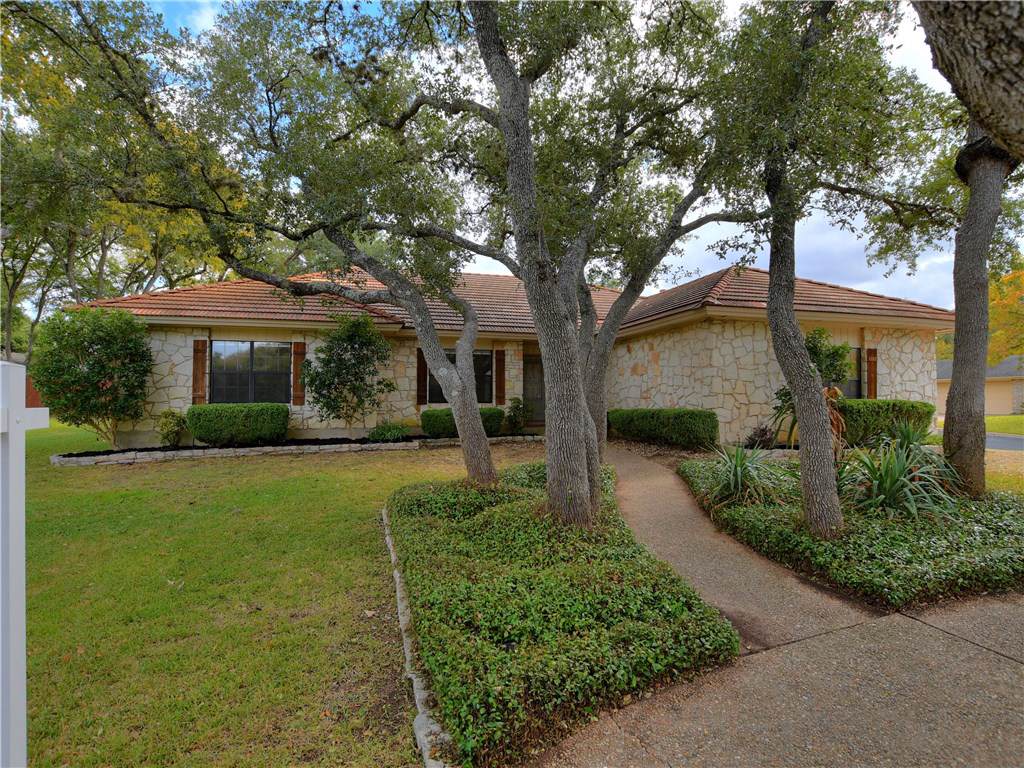 10239 Pinehurst Dr - Photo 1