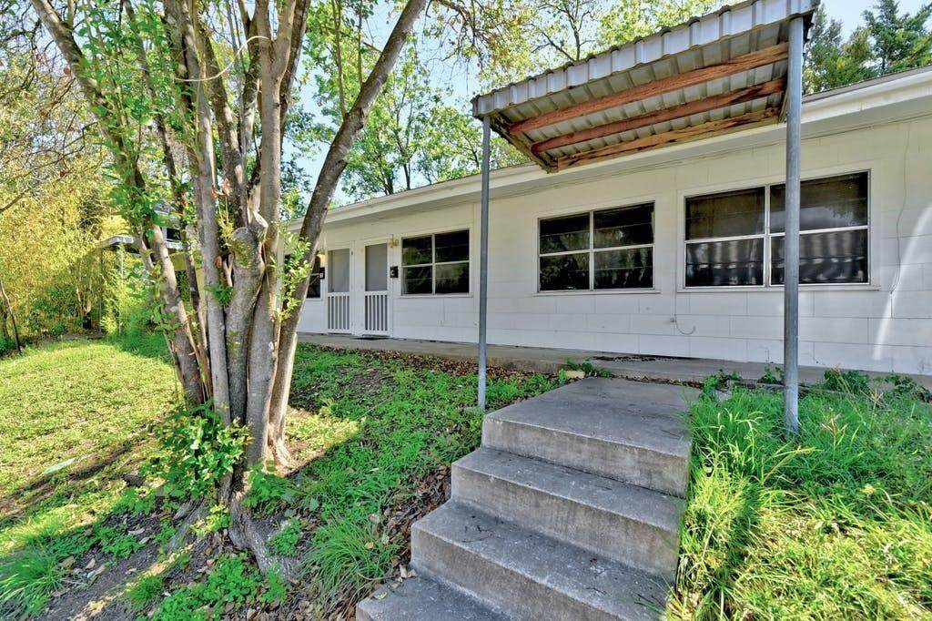 2201 Leon St - Photo 1
