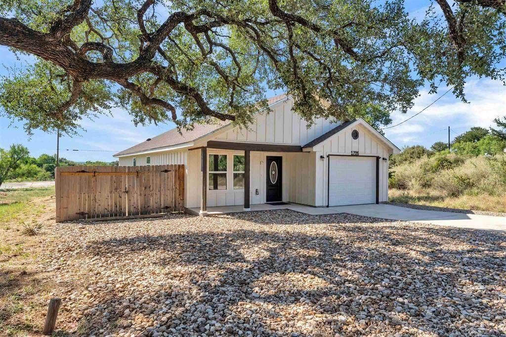 1706 Redwood Dr - Photo 1