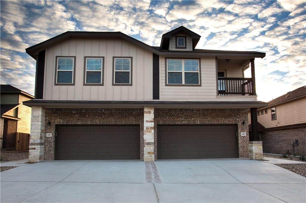 137 and 143 Lakeview Ct - Photo 1
