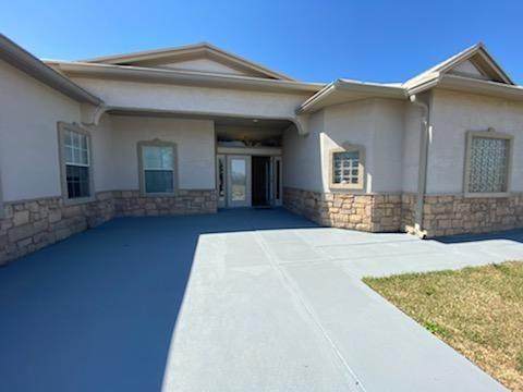 661 Montgomery Ave - Photo 1