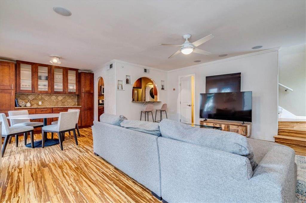 6718 Silvermine Dr - Photo 1
