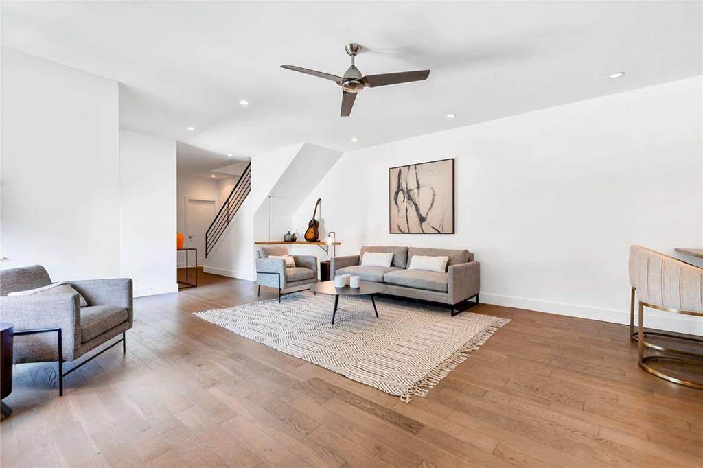2313 Oak Crest Ave - Photo 1