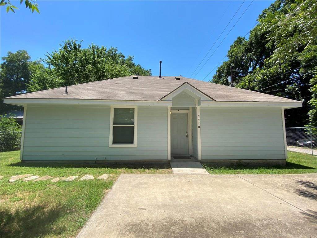2210 Holly St - Photo 1