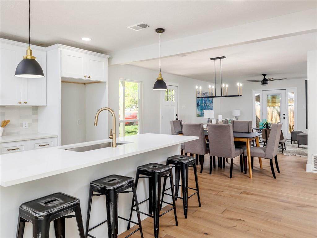 6105 Cougar Dr - Photo 1