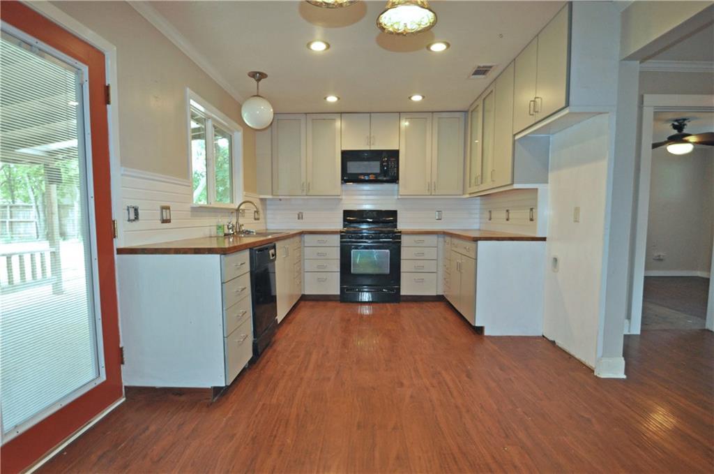 2413 Perkins Dr - Photo 1