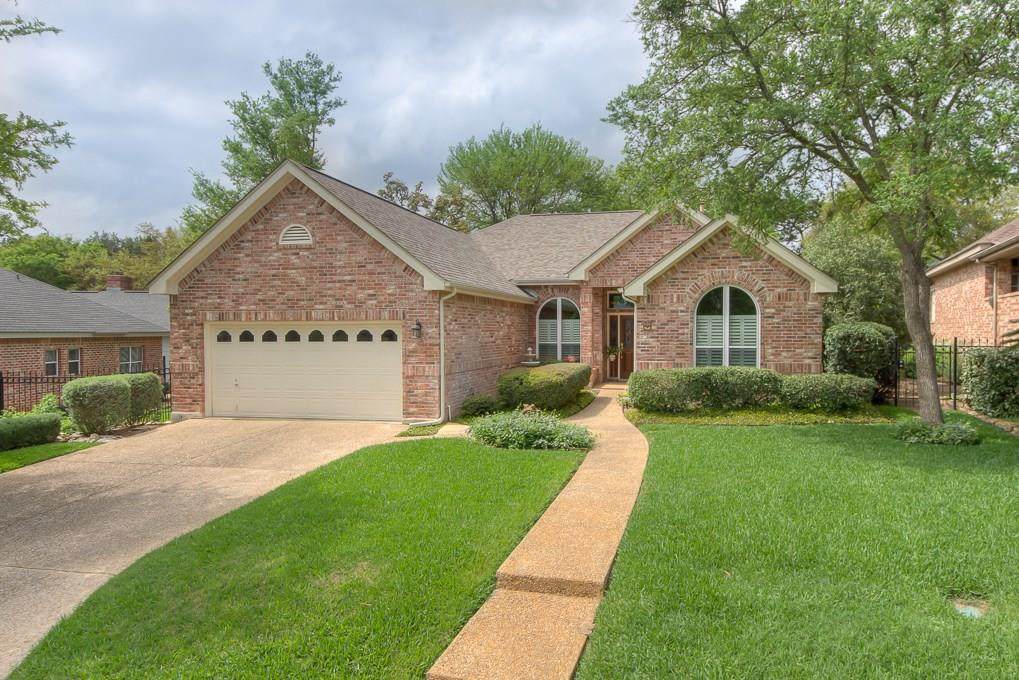 626 Evergreen Ln - Photo 1