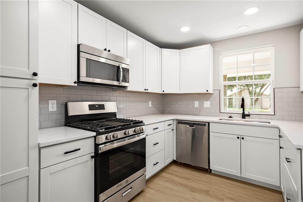 701 Garden Villa Cir - Photo 1