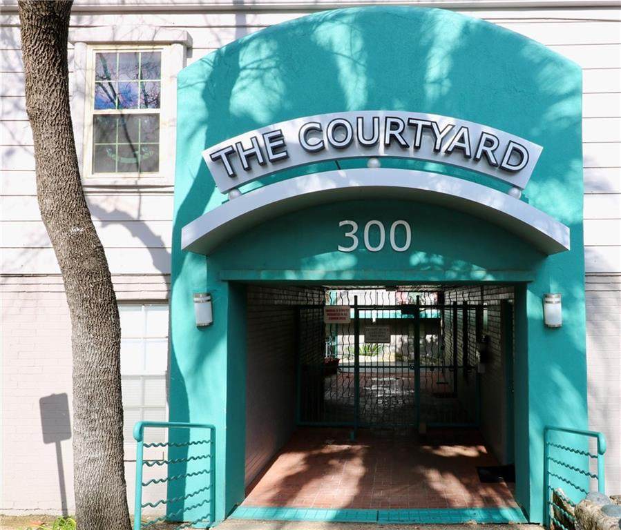 300 Crockett St - Photo 1