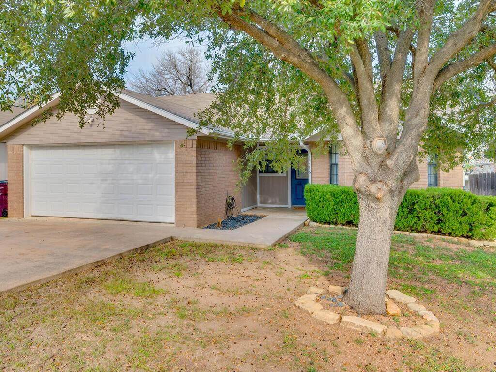 1718 Greenwood Ln - Photo 1
