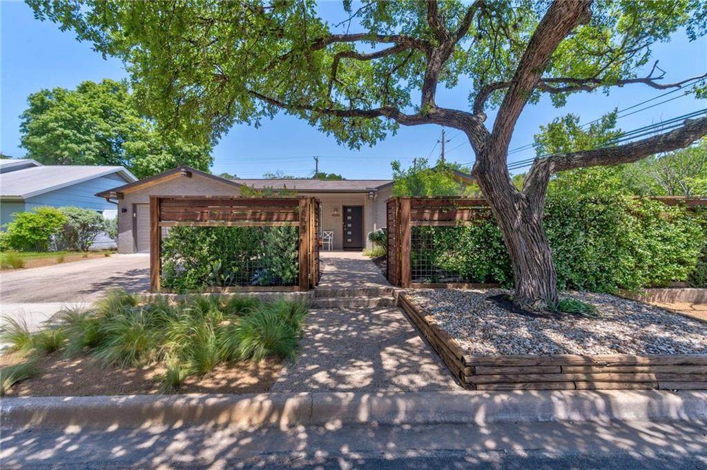 2004 Southern Oaks Dr - Photo 1