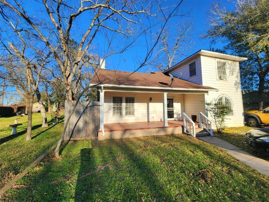 424 San Gabriel St - Photo 1