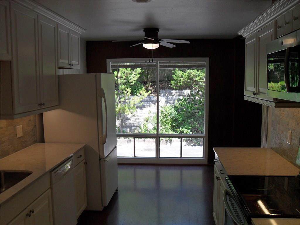 5328 Balcones Dr - Photo 1