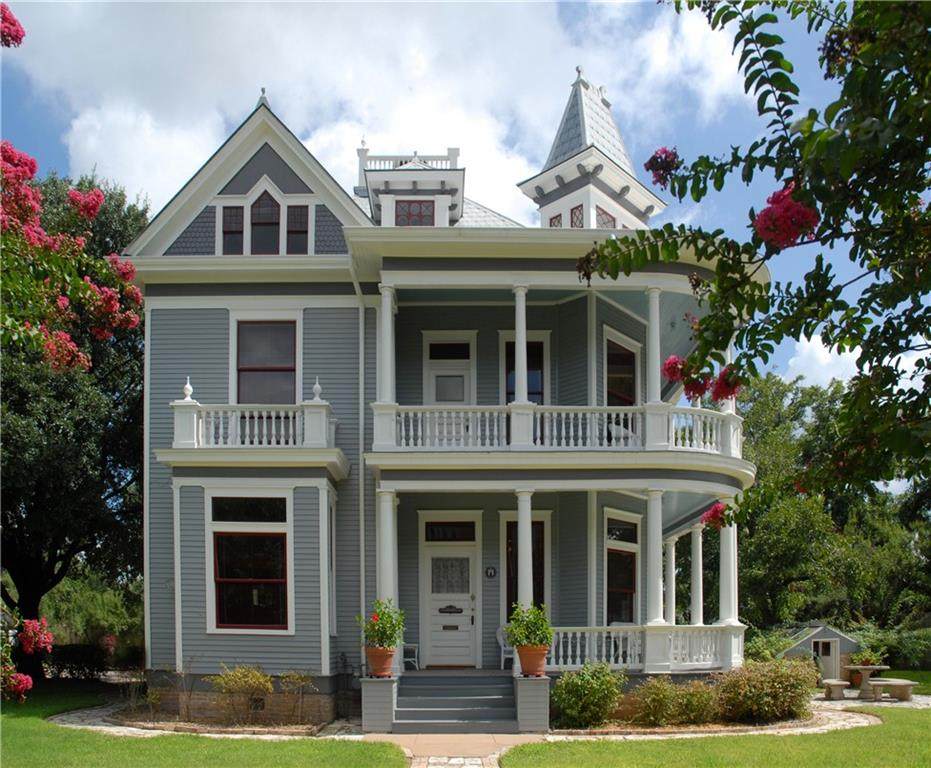 1602 Cesar Chavez St - Photo 1