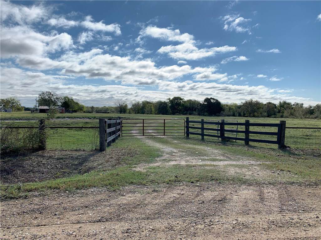 1095 County Rd 405 - Photo 1